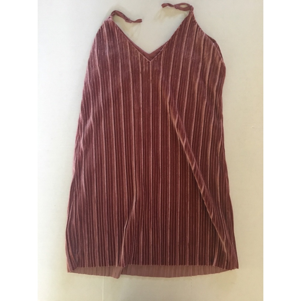 NWOT Bardōt pink velvet slip dress